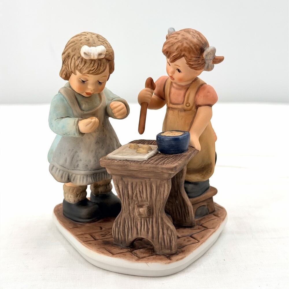 Vintage 2001 Goebel Hummel Baking Cookies BH 168 With Original Box & Papers